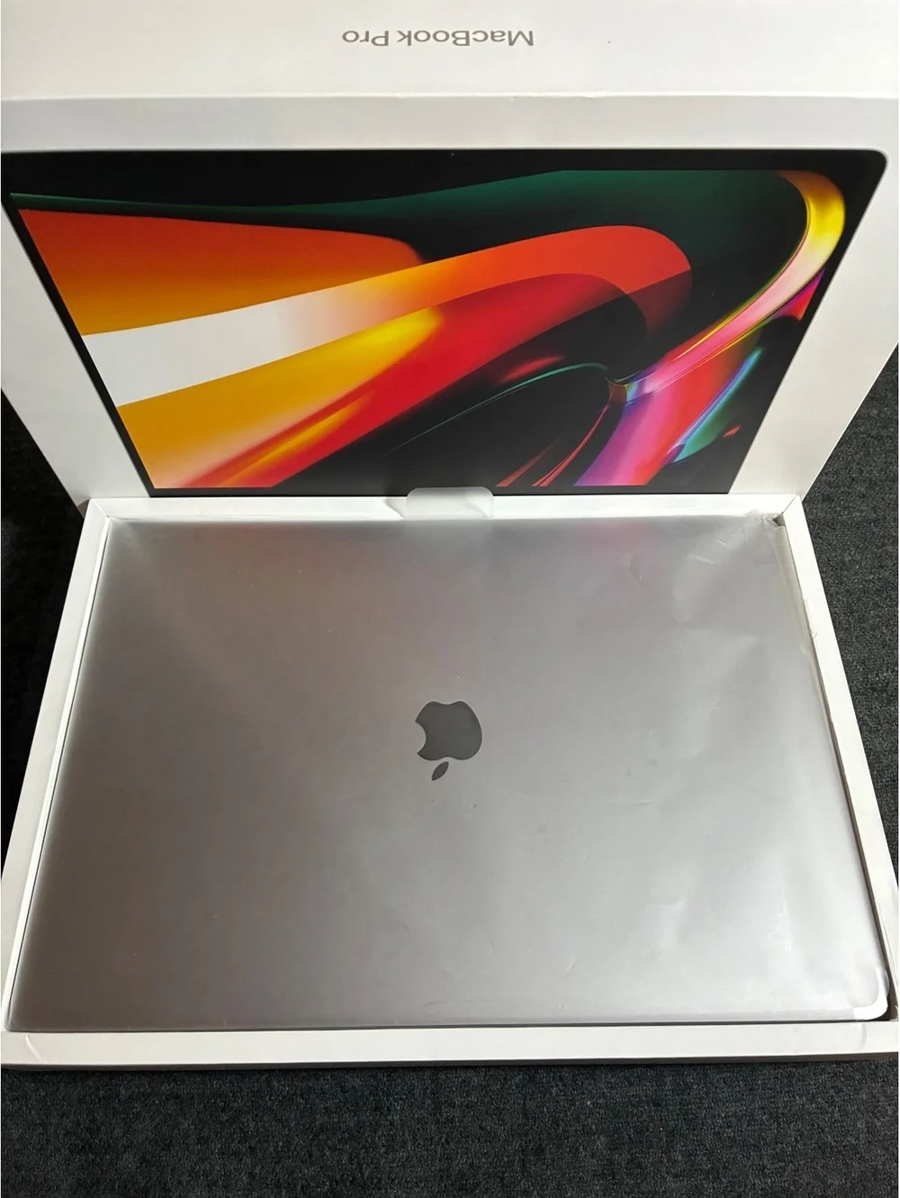 Macbook pro 16” MacOS 2025 Tahoe 26.5, ram 64gb, ssd 512gb, Apple I9-Core, A+